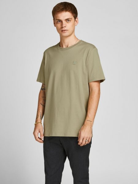 تي شيرت بلاستوديو باكمام قصيرة بقبة دائرية بدون طوق