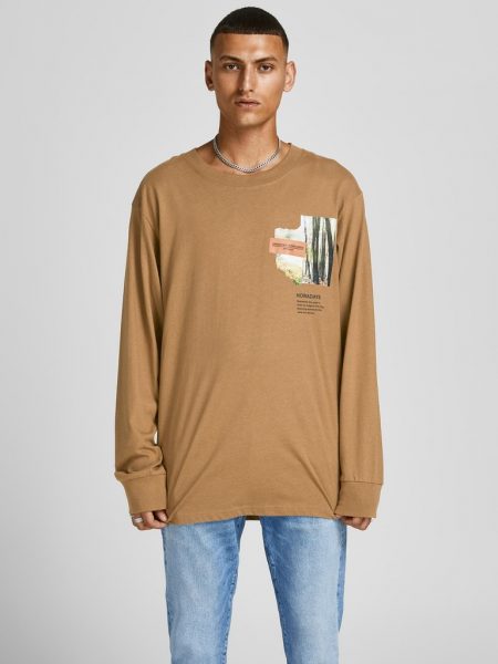 تى شيرت هيراتيج بياقة دائرية وأكمام قصيرة