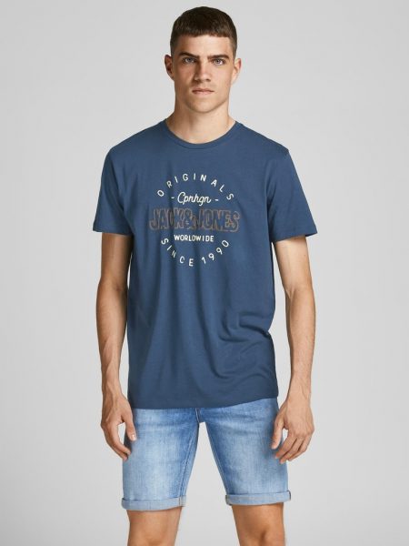 لاطلالة جاك اند جونز البسيطة، بأسهل الطرق وأفضل الاسعار والخصومات، يمكنك التالق مع تى شيرت سيرفس بياقة دائرية وأكمام قصيرة بادر بالتسوق الآن لاطلالة 2022