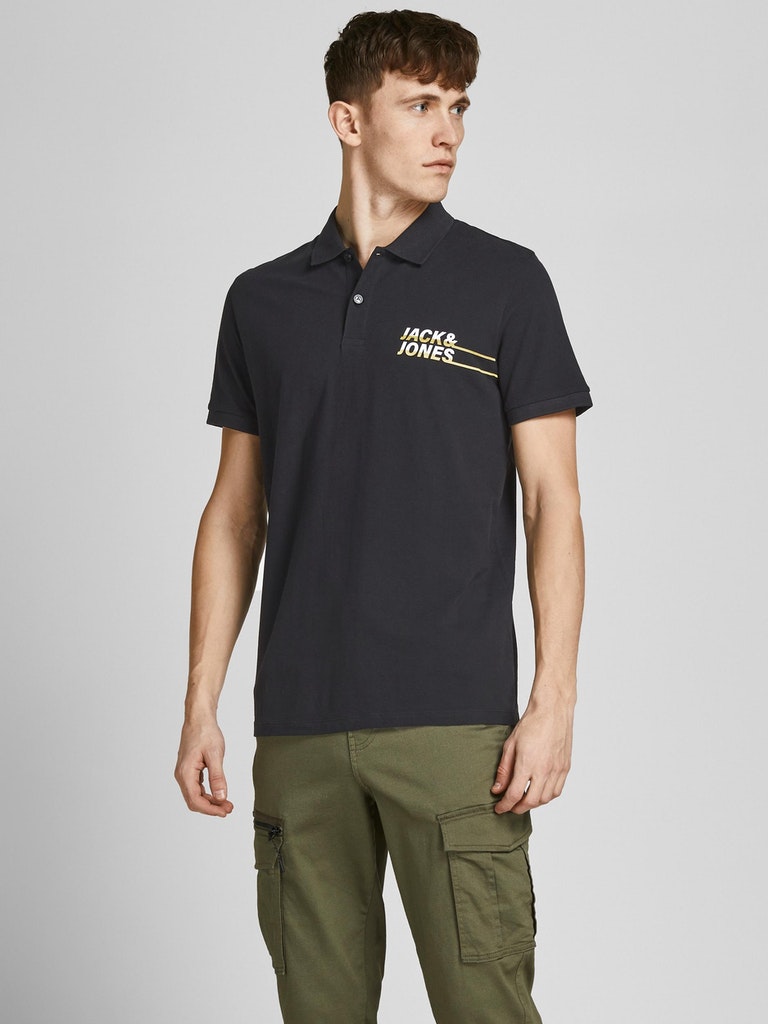 تى شيرت بولو بياقة دائرية بطوق واكمام قصيرة